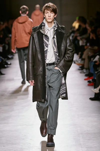 Look 36